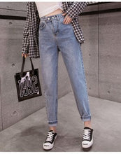 Load image into Gallery viewer, High Waist Boyfriend Jean